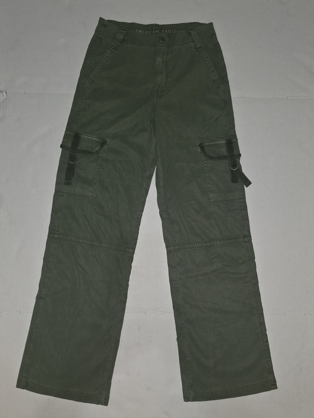"Y2K" Inspired American Eagle Outfitters Olive Cargo Pants with Utility Pockets